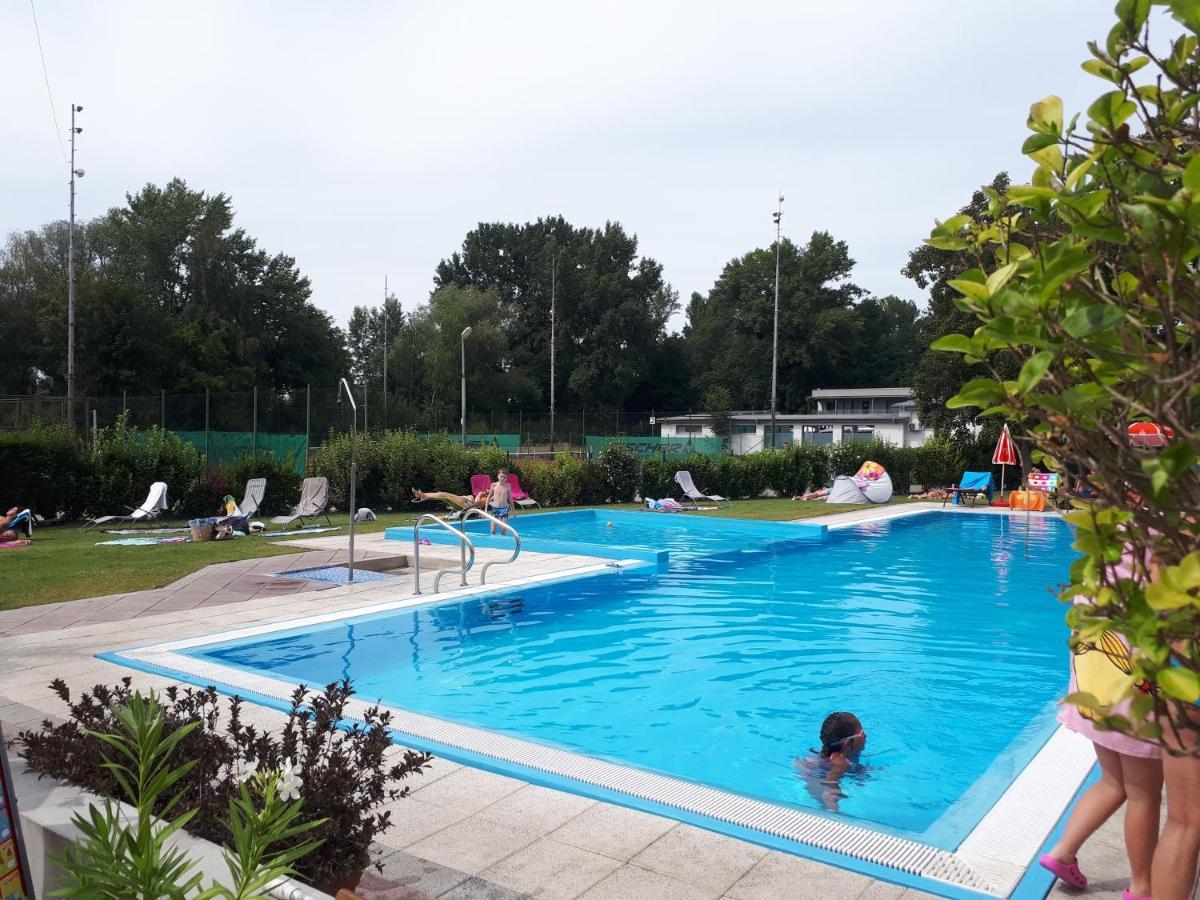 Hotel Korekt Pieszczany Zewnętrze zdjęcie