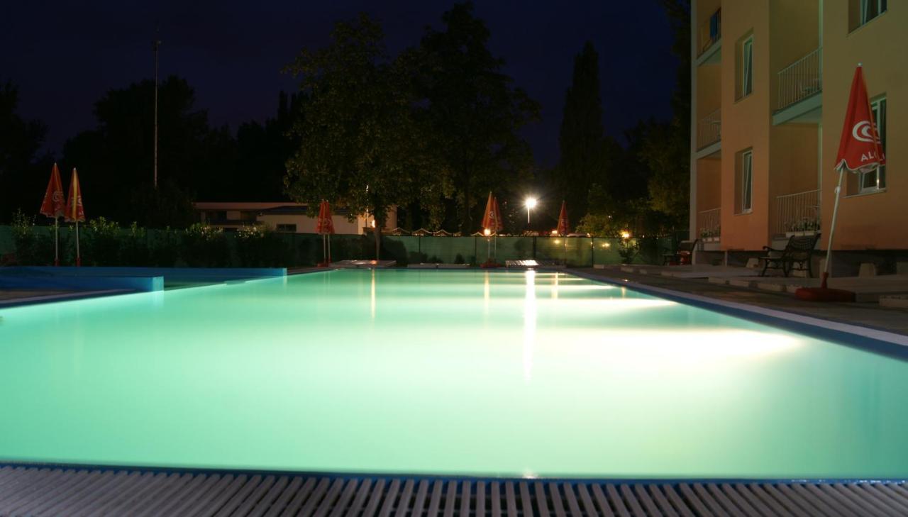 Hotel Korekt Pieszczany Zewnętrze zdjęcie