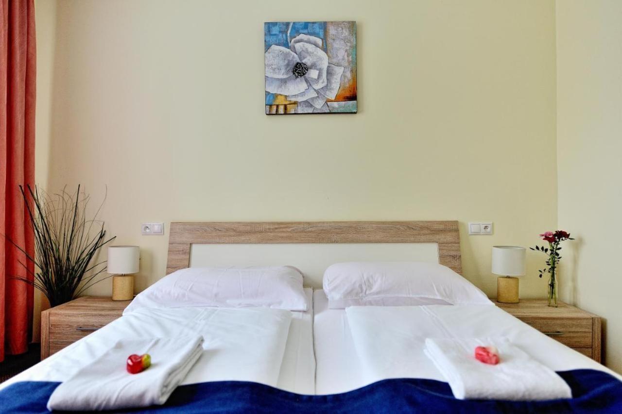 Hotel Korekt Pieszczany Zewnętrze zdjęcie